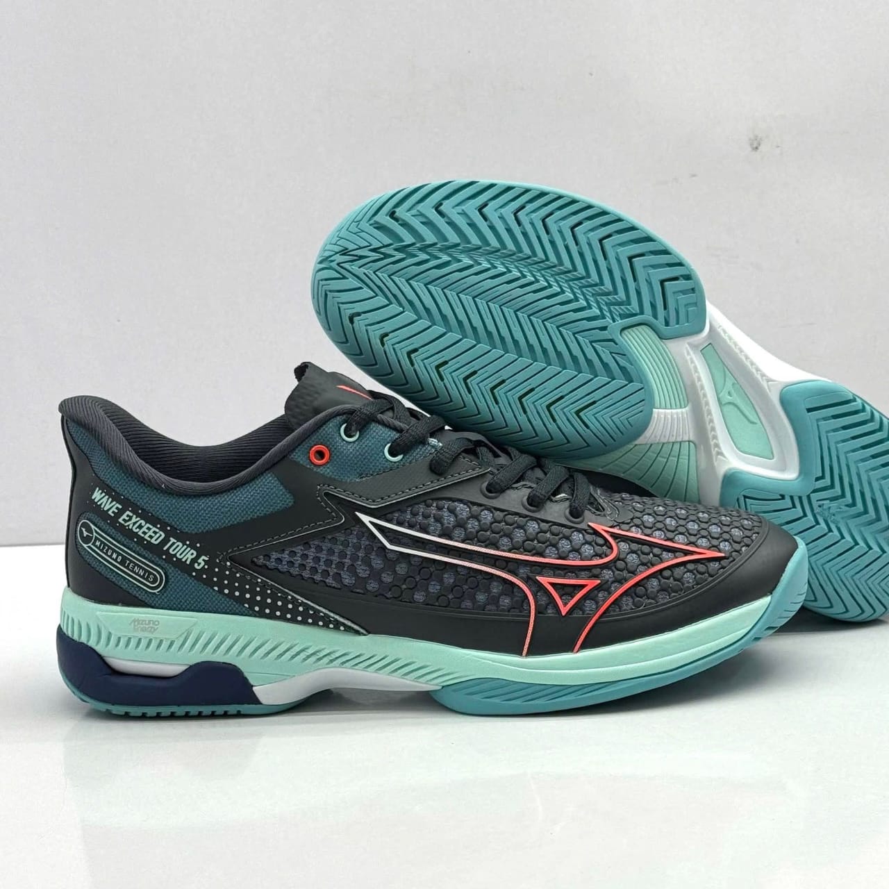 Mizuno Wave Exceed Tour 5 – Men's – Black/Mint/Coral