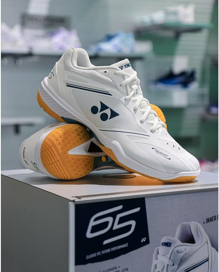 Yonex Power Cushion 65 Z4 (Mens)