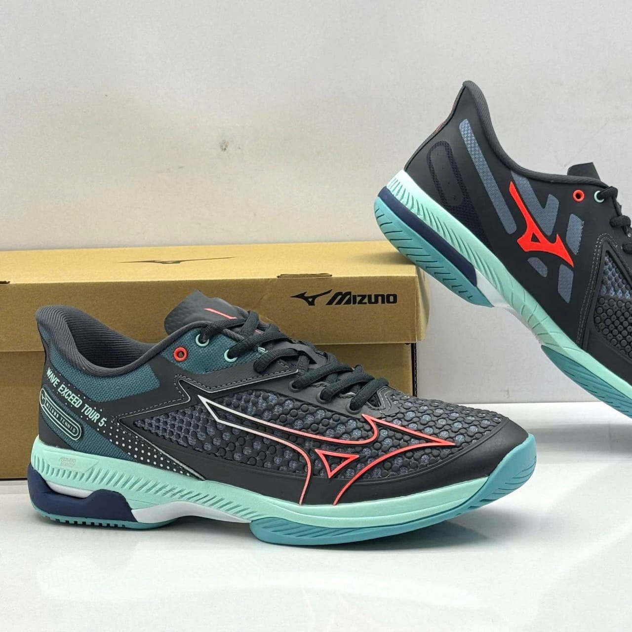 Mizuno Wave Exceed Tour 5 – Men's – Black/Mint/Coral