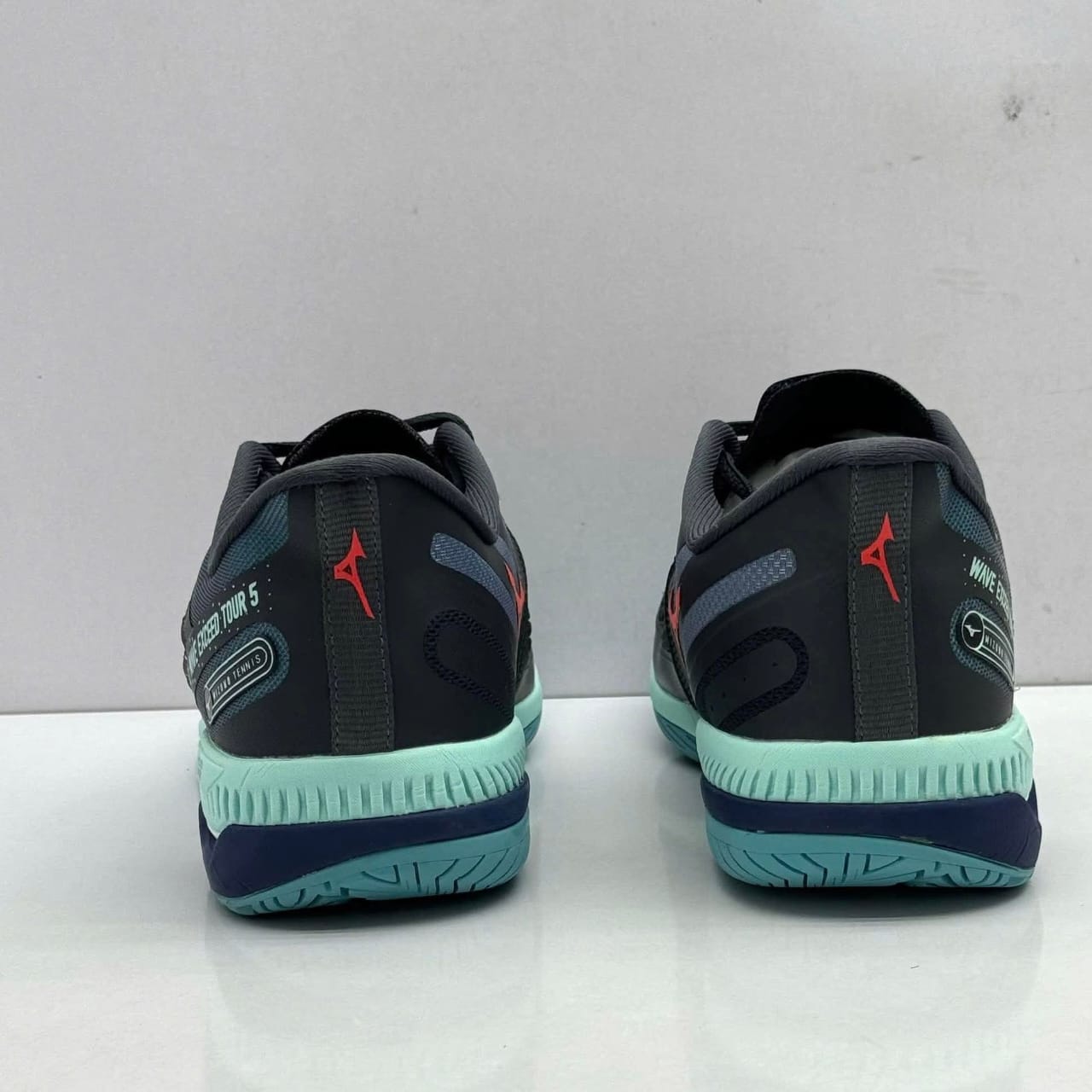 Mizuno Wave Exceed Tour 5 – Men's – Black/Mint/Coral